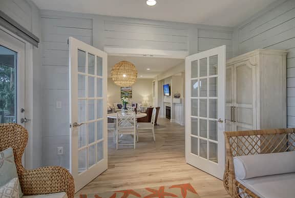 Calming Coastal villa, minutes to beach - Image 5