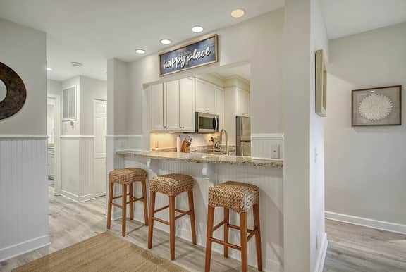 Calming Coastal villa, minutes to beach