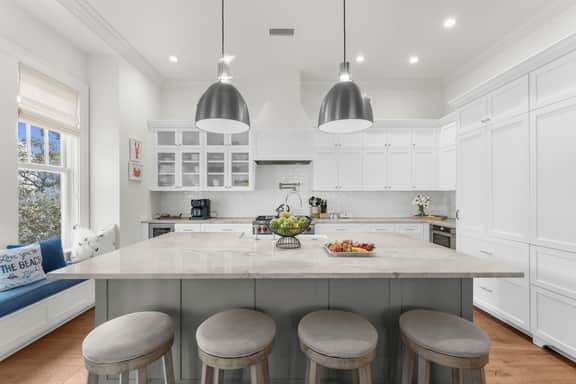 Penthouse in popular, centrally located new construction neighborhood - Image 4