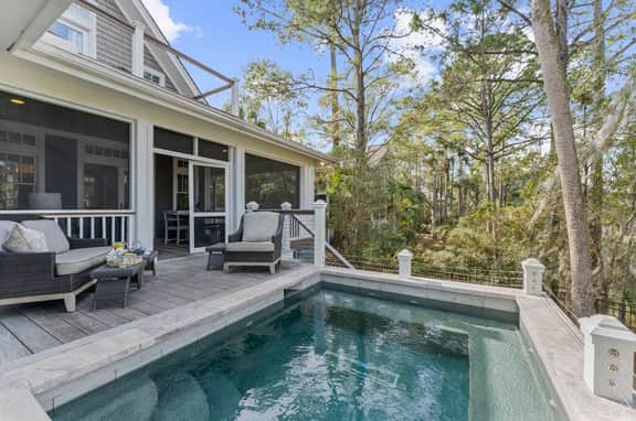 Amazing views, private pool, quiet location