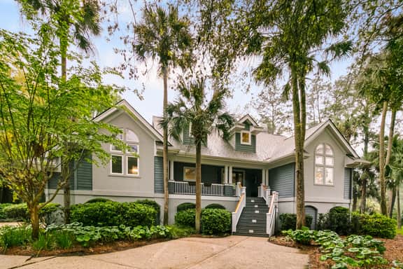 Lovely and spacious, renovated with a private pool