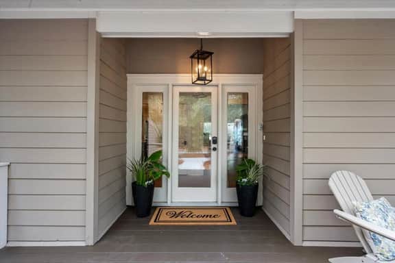 Renovated golf course home close to the beach - Image 3