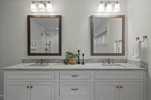 Renovated golf course home close to the beach
