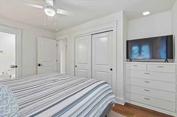 Renovated golf course home close to the beach