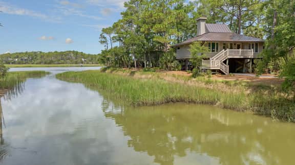 Popular location, river view, pool access