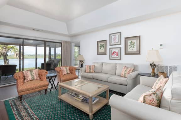Riverfront, renovated Inlet Cove cottage