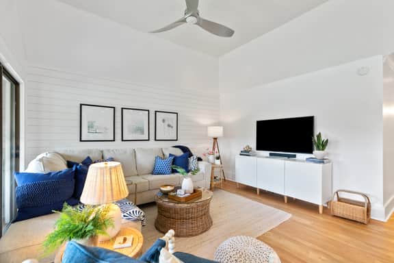 Luxury renovated and stocked villa close to tennis, beach, golf - Image 4