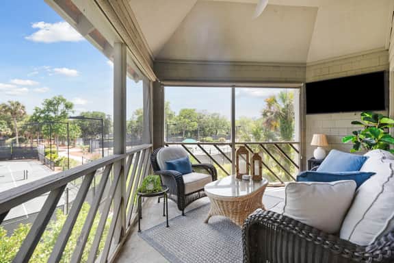 Luxury renovated and stocked villa close to tennis, beach, golf