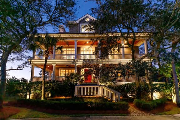 New to rental market, private dock, amazing view!