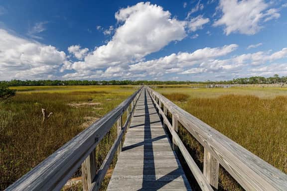 New to rental market, private dock, amazing view!