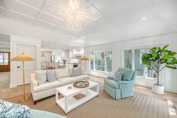New, complete reno, gorgeous airy home