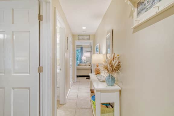 Across from beach, new bathroom reno!
