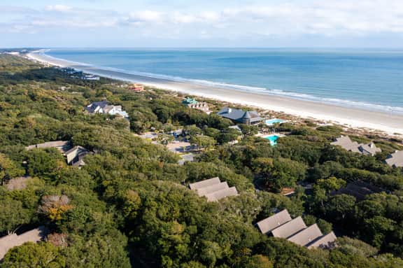 New reno, Boho-style "treehouse" at the beach!