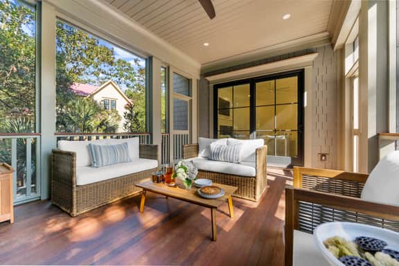 New Build with pool in central neighborhood - Image 5