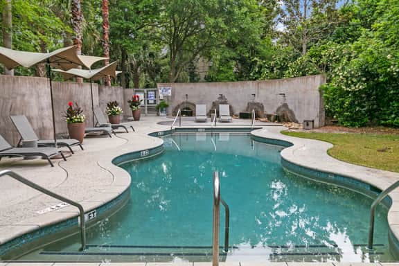 Charming, spacious cottage in popular Cypress Point - Image 5