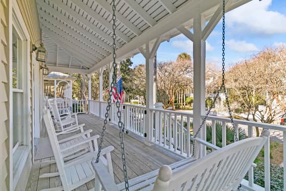 Popular location in Atlantic Beach, community pool - Image 3