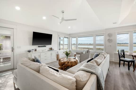 Incredible river front in popular Inlet Cove - Image 3