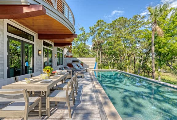 Luxury Marshfront Retreat with pool and 4 king suites - Image 2