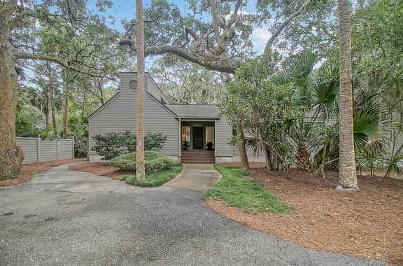 Walk in minutes to Kiawah's famous beach! - Image 2