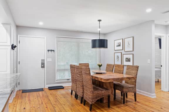 New listing, community pool, easy beach access! - Image 4
