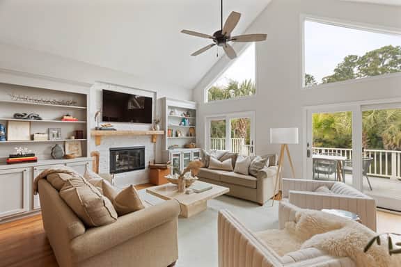 Gorgeous lagoon view, easy beach access, 2 masters - Image 2