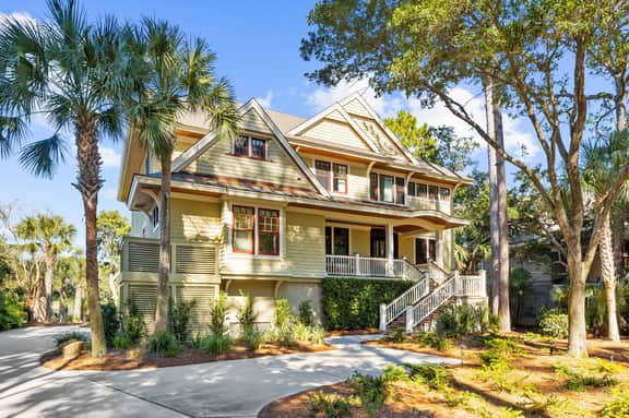 Pristine getaway with tranquil views - Image 4