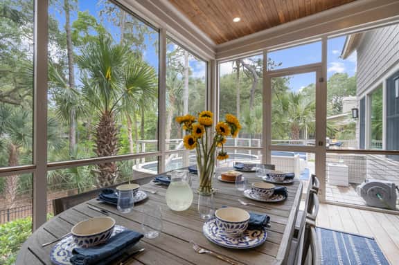 Modern, cozy coastal charmer, best of everything! - Image 5