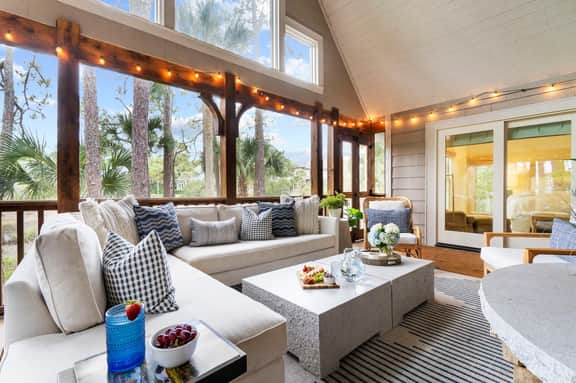 Charming cottage in popular neighborhood - Image 5