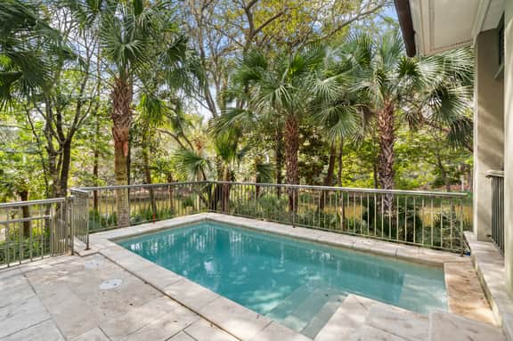 Stunning spacious property in popular area! - Image 3