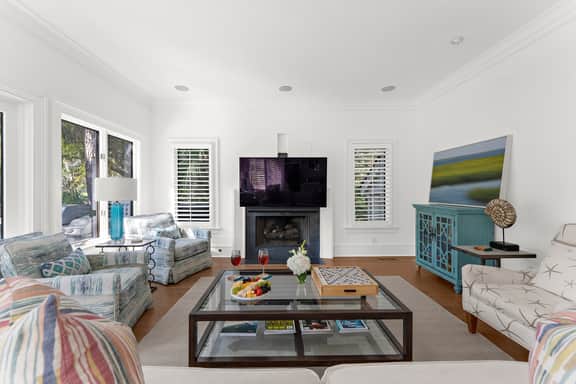 Spacious home, easy beach access - Image 5