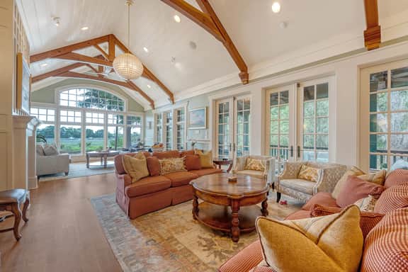 River views, guest house and pool - Image 5