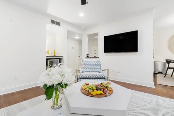 Lovely new rental in popular Turtle Cove - Image 3