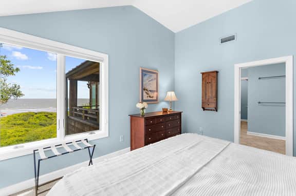Sweeping ocean views, easy beach access - Image 2