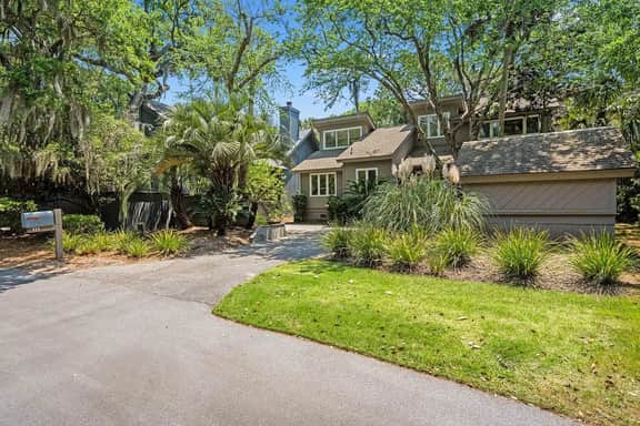 Lagoon views and easy beach access - Image 2