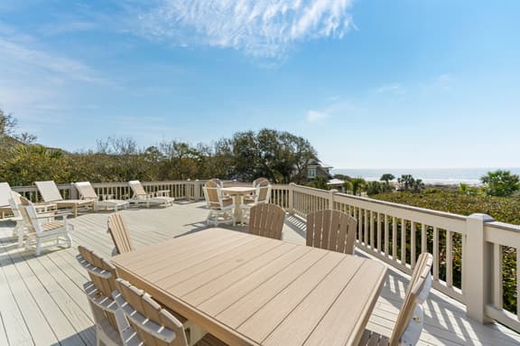 Beachside Treehouse, spectacular ocean view on popular Surfsong Rd