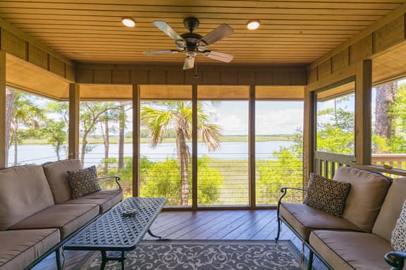 Riverfront, renovated Inlet Cove cottage