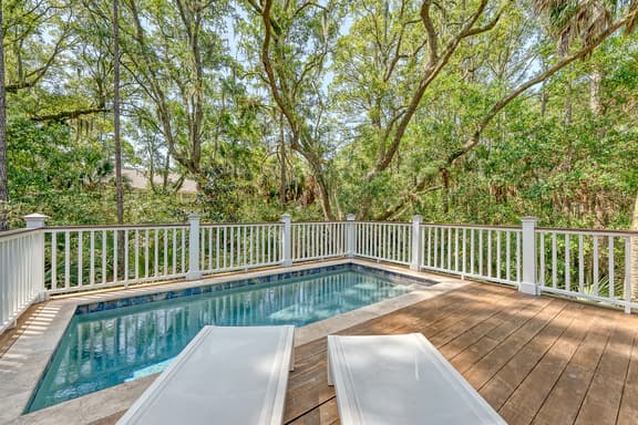 Exquisite Vanderhorst home with pool - Image 1