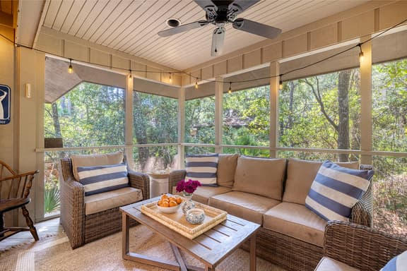 Stunning renovated cottage in Inlet Cove - Image 1