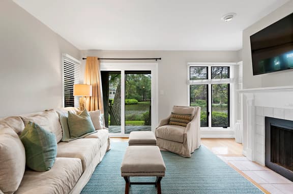 Centrally located, popular neighborhood - Image 1