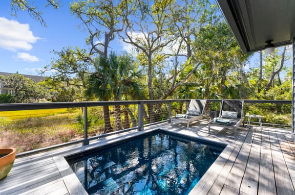 Stunning views, pool, luxury reno - Image 1