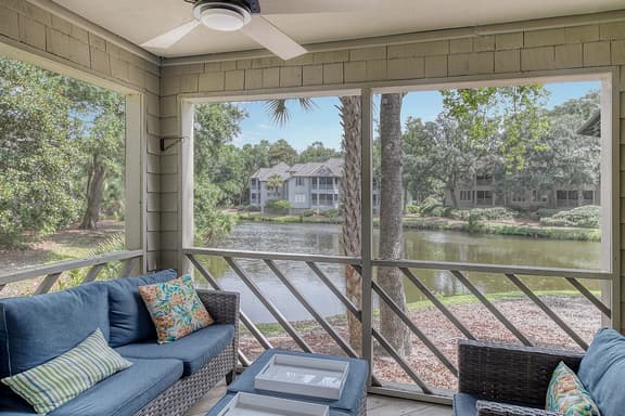 Renovated Tennis Villa, lagoon views - Image 1