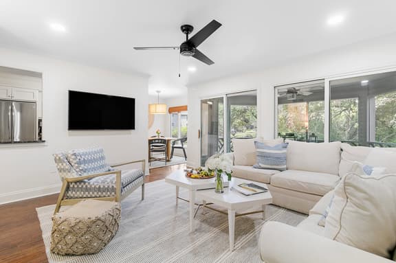 Lovely new rental in popular Turtle Cove - Image 1