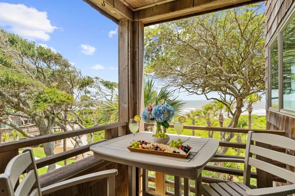 Sweeping ocean views, easy beach access - Image 1