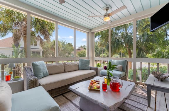 Easy beach access, amenity access - Image 1